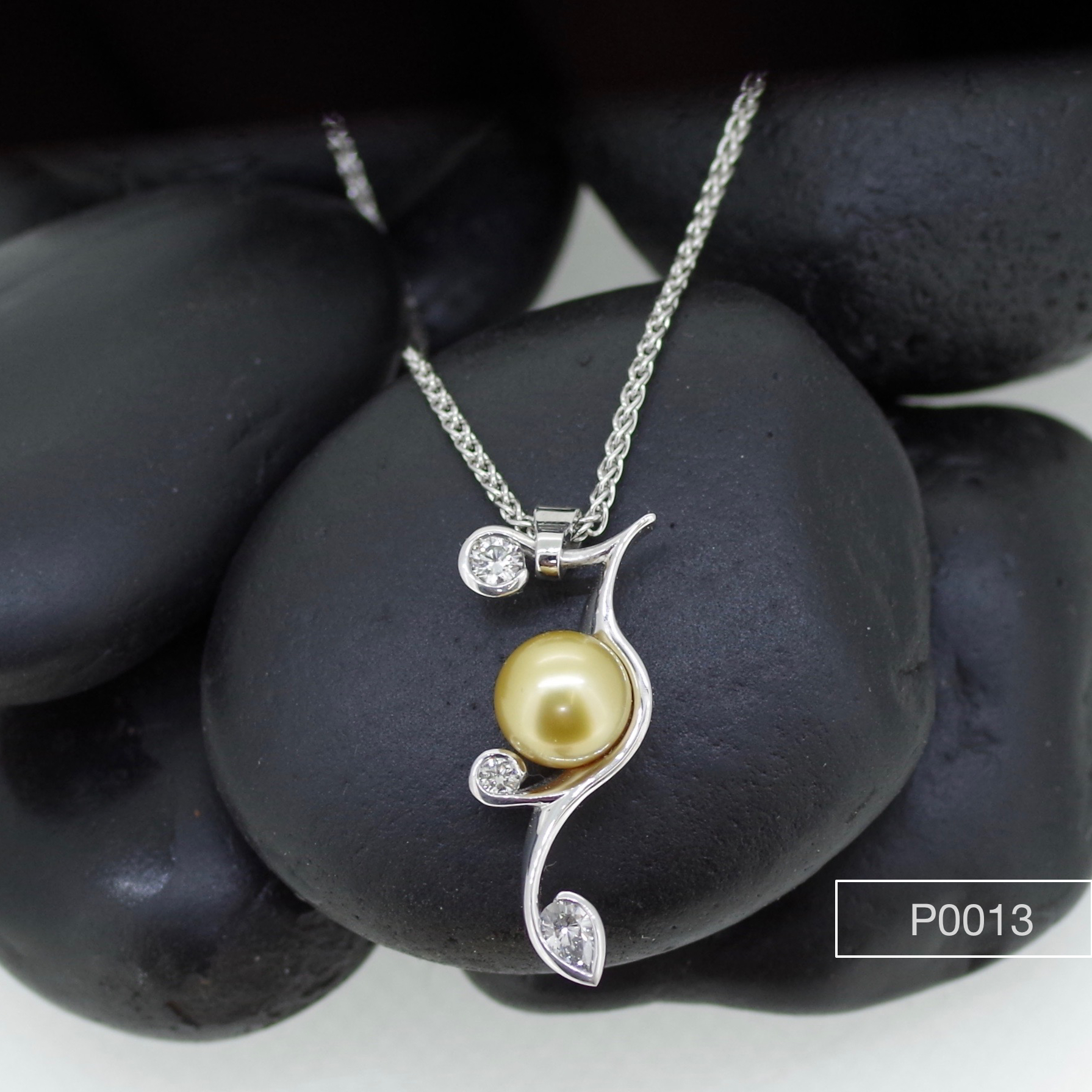 bespoke-jewellery-pendent-pearl