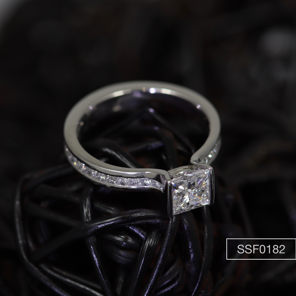 bespoke-jewellery-engagement